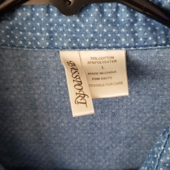 X PASSPORT BUTTON DOWN LONG SLEEVE DOTTED CHAMBRAY - Picture 4 of 5